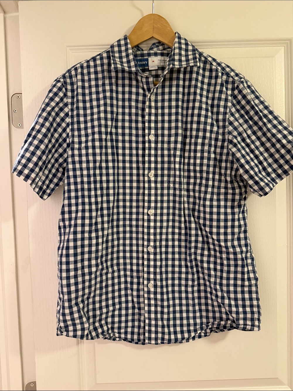 Old Navy Men's Navy and White Gingham Short-Sleeve Button-Down Shirt